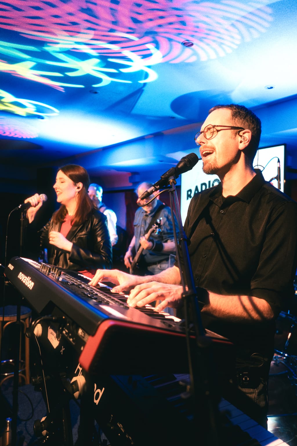 Dennis am Keyboard im Löf in Remscheid