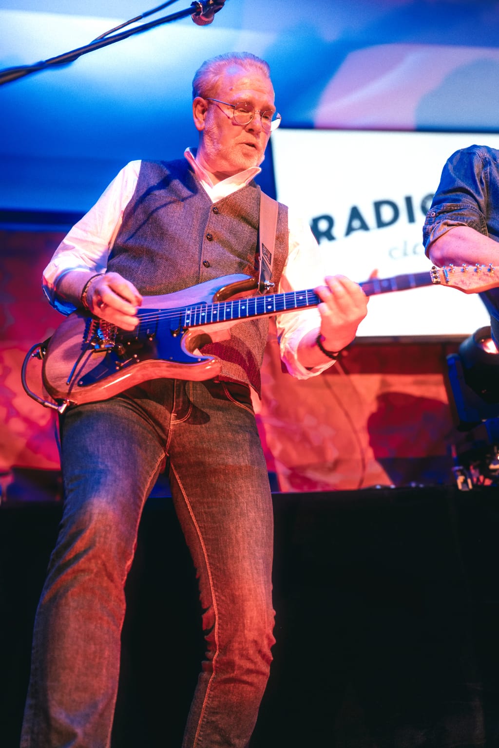 Stefan an der Gitarre im Löf in Remscheid